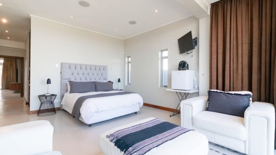 5 Bedroom Property for Sale in Gonubie Eastern Cape